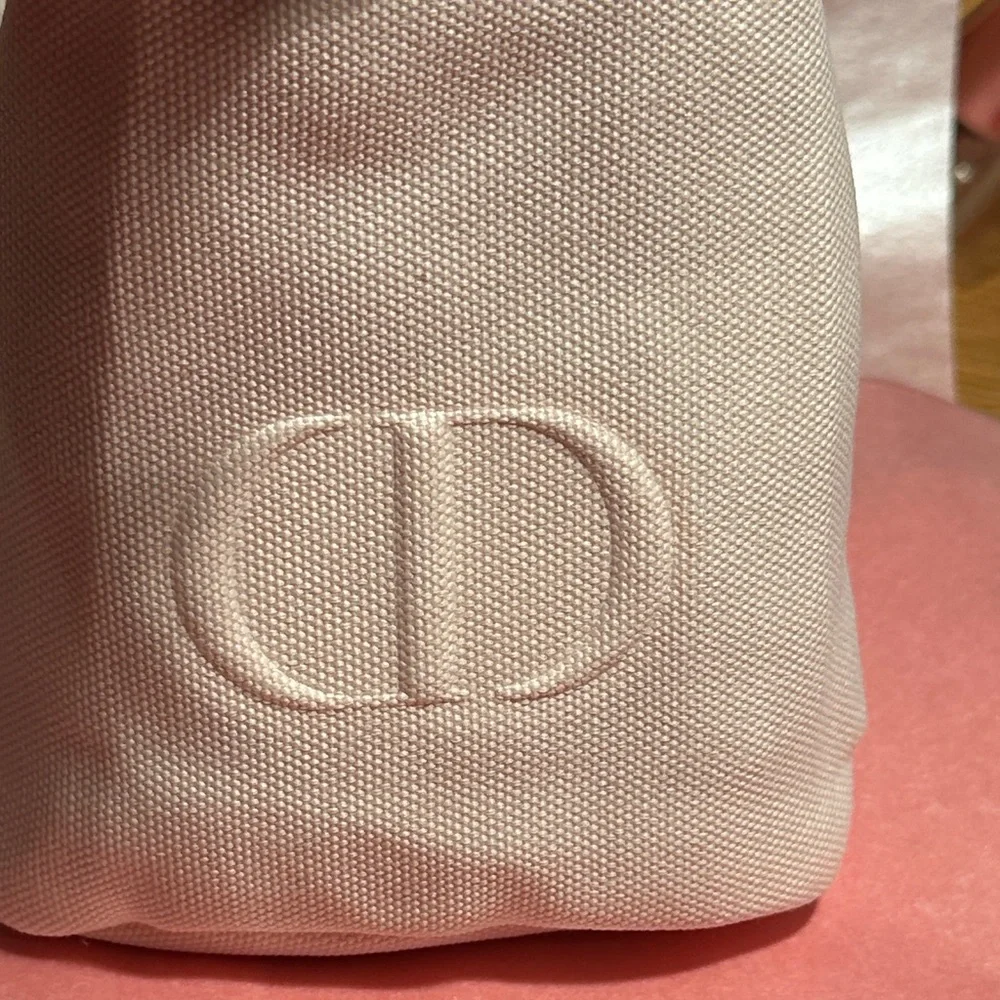 Dior chic pouch